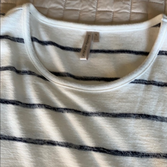 Ladies tank top. - Picture 4 of 4